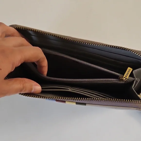 Fossil Beige Wallet with Colorful Stripes - Picture 14 of 16